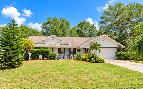 2727 NE 4th Pl, Cape Coral, FL 33909