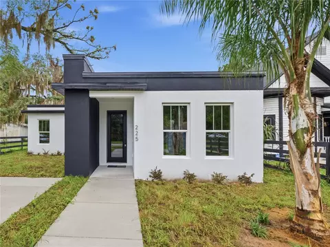 Exterior - 225 E Hyde Park Ave, Eustis, FL 32726 photo 9 of 9