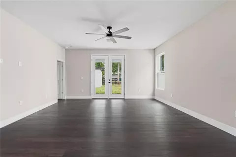 Living - 225 E Hyde Park Ave, Eustis, FL 32726 photo 3 of 4