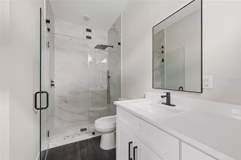 Bath - 225 E Hyde Park Ave, Eustis, FL 32726 photo 4 of 4
