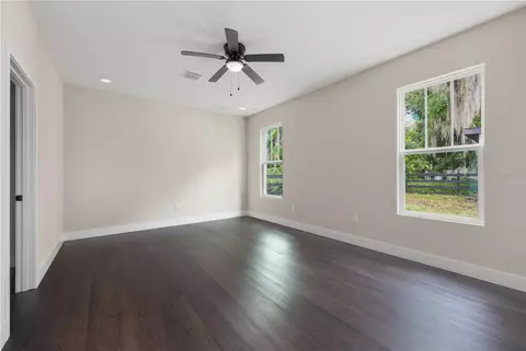 Bedroom - 225 E Hyde Park Ave, Eustis, FL 32726 photo 2 of 5