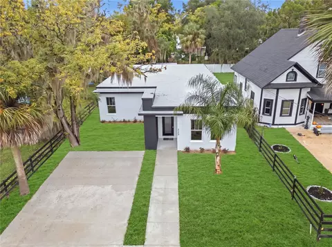 Exterior - 225 E Hyde Park Ave, Eustis, FL 32726 photo 1 of 9