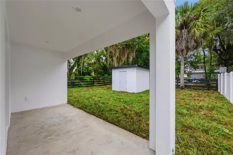 Exterior - 225 E Hyde Park Ave, Eustis, FL 32726 photo 5 of 9