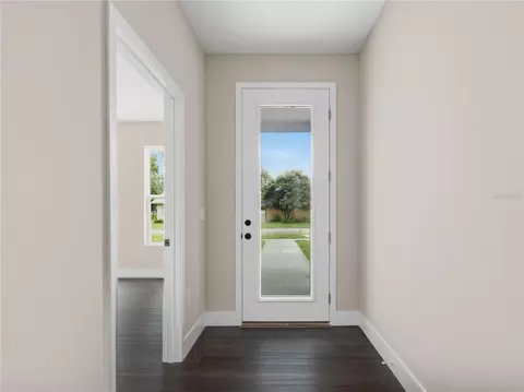 Entry Way - 225 E Hyde Park Ave, Eustis, FL 32726 photo 2 of 2