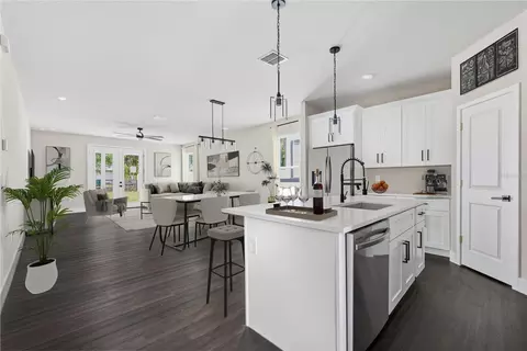 Entry Way - 225 E Hyde Park Ave, Eustis, FL 32726 photo 1 of 2