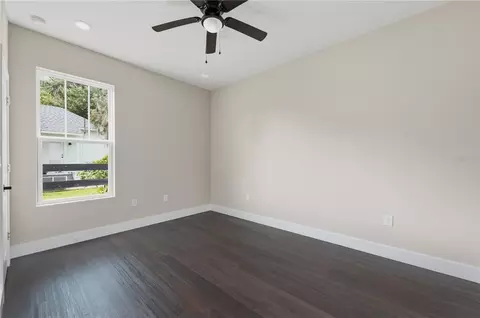 Bedroom - 225 E Hyde Park Ave, Eustis, FL 32726 photo 4 of 5