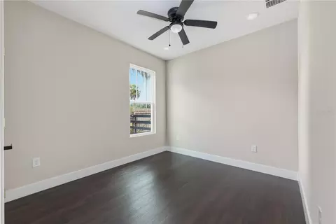 Bedroom - 225 E Hyde Park Ave, Eustis, FL 32726 photo 5 of 5
