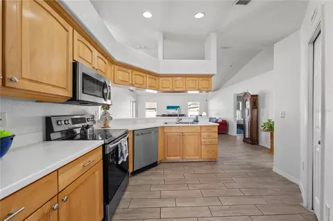 Kitchen - 4200 Cracker Ct, Saint Cloud, FL 34772 photo 5 of 6