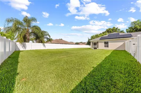 Exterior - 4200 Cracker Ct, Saint Cloud, FL 34772 photo 7 of 9
