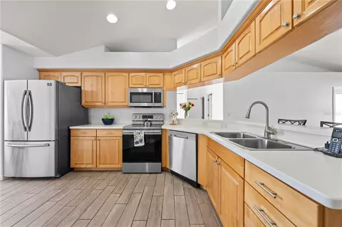Kitchen - 4200 Cracker Ct, Saint Cloud, FL 34772 photo 3 of 6