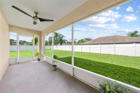 Exterior - 4200 Cracker Ct, Saint Cloud, FL 34772 photo 5 of 9
