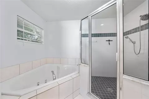 Bath - 4200 Cracker Ct, Saint Cloud, FL 34772 photo 3 of 4