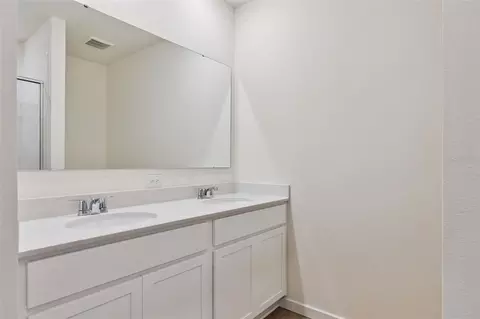 Bath - 3047 Grey Moss Dr, Saint Cloud, FL 34773 photo 1 of 4