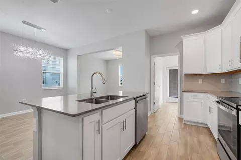 Kitchen - 6452 Sprucepine Ln, Saint Cloud, FL 34771 photo 2 of 3