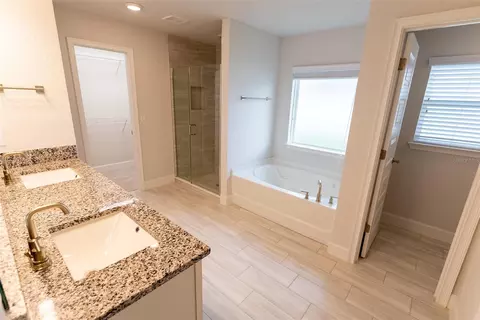 Bath - 5035 SW 91st Pl, Ocala, FL 34476 photo 1 of 6