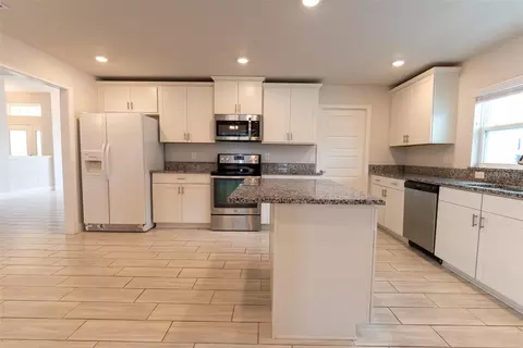 Kitchen - 5035 SW 91st Pl, Ocala, FL 34476 photo 2 of 4