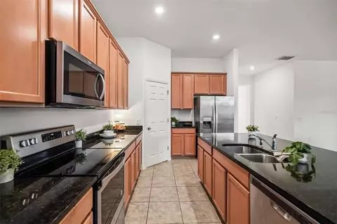 Kitchen - 12785 Westside Village Loop, Windermere, FL 34786 photo 3 of 3