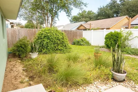 Exterior - 2672 Winchester Cir, Eustis, FL 32726 photo 5 of 6