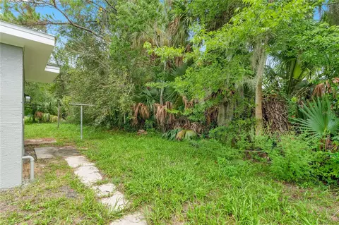 Exterior - 504 S Moore St, Bunnell, FL 32110 photo 2 of 6