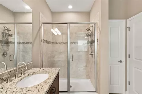Bath - 5665 NW 40th Loop, Ocala, FL 34482 photo 4 of 4