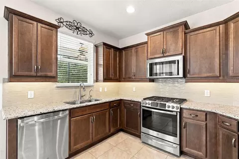 Kitchen - 5665 NW 40th Loop, Ocala, FL 34482 photo 4 of 4