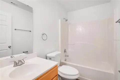Bath - 401 Blake Ave, Davenport, FL 33897 photo 3 of 3