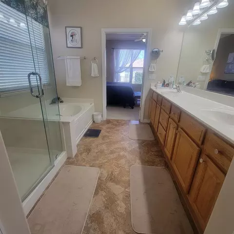 Bath - 9302 SE 120th Loop, Summerfield, FL 34491 photo 2 of 3