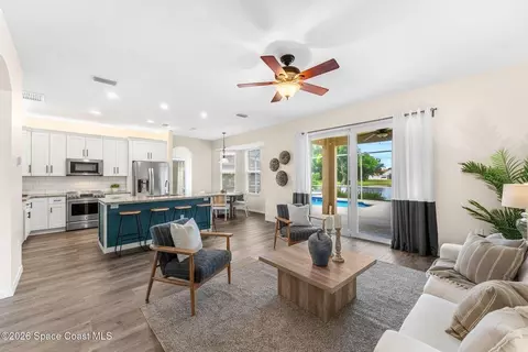 Living - 981 Shaw Cir, Melbourne, FL 32940 photo 4 of 4