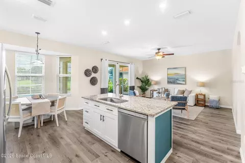 Kitchen - 981 Shaw Cir, Melbourne, FL 32940 photo 2 of 5