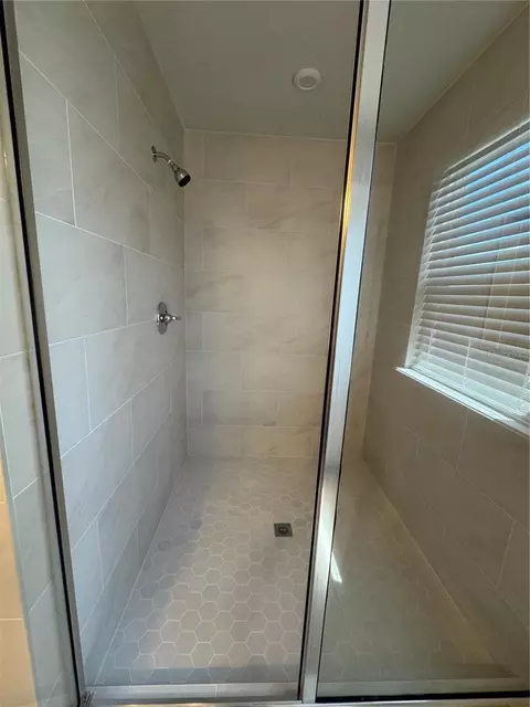 Bath - 3966 Crawley Down Loop, Sanford, FL 32773 photo 4 of 6