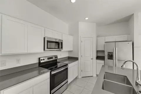 Kitchen - 4311 Bull St, Saint Cloud, FL 34772 photo 1 of 2