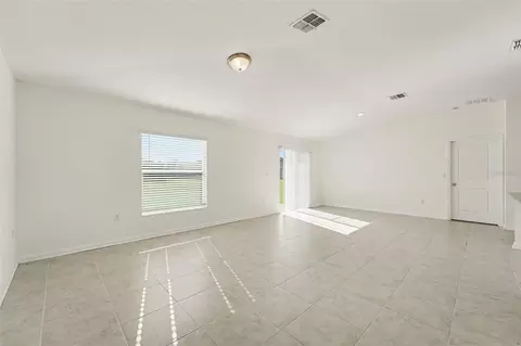 Living - 4311 Bull St, Saint Cloud, FL 34772 photo 1 of 2