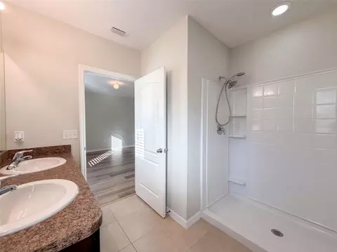 Bath - 4269 Bramblewood Loop, Spring Hill, FL 34609 photo 1 of 3