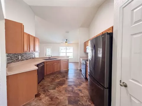 Kitchen - 6041 Parnell Ave, Spring Hill, FL 34608 photo 2 of 3