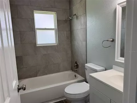 Bath - 26 Spring Loop Cir, Ocala, FL 34472 photo 4 of 4
