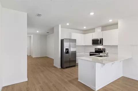 Kitchen - 3333 Spineywood Dr, Ocoee, FL 34761 photo 2 of 5