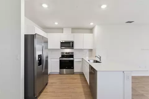 Kitchen - 3333 Spineywood Dr, Ocoee, FL 34761 photo 3 of 5