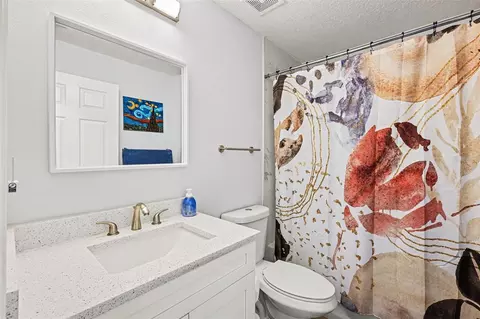 Bath - 2467 SW 168th Loop, Ocala, FL 34473 photo 2 of 2