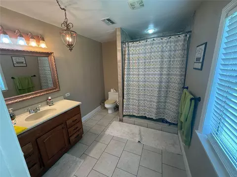 Bath - 2493 Mcmichael Rd, Saint Cloud, FL 34771 photo 1 of 3