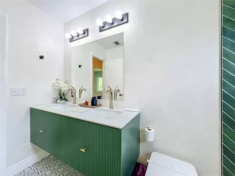 Bath - 2708 Reed Ave, Melbourne, FL 32901 photo 7 of 7
