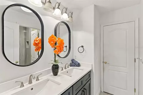 Bath - 3380 Tabreeze Ct, Ocoee, FL 34761 photo 6 of 8