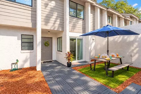 139 Olive Tree Cir, Altamonte Springs, FL 32714
