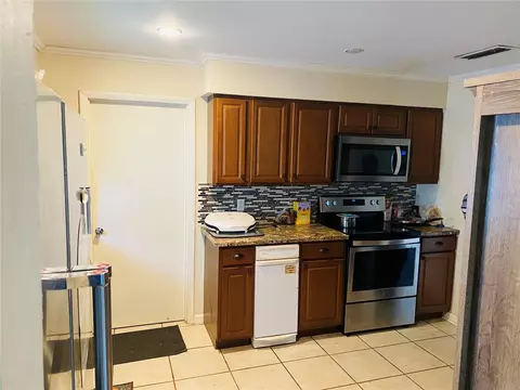 Kitchen - 978 Nagle Dr, Rockledge, FL 32955 photo 2 of 2