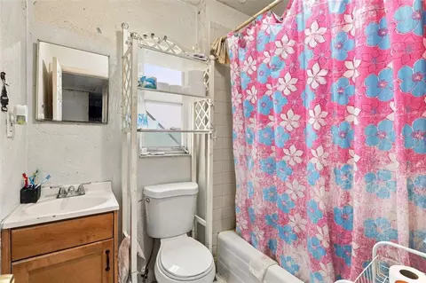 Bath - 2410 Myrtle Ave, Mims, FL 32754 photo 1 of 1