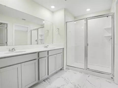 Bath - 4410 Holstein St, Saint Cloud, FL 34772 photo 2 of 2