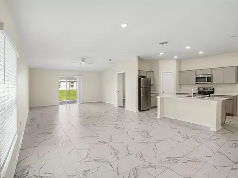 Living - 4410 Holstein St, Saint Cloud, FL 34772 photo 1 of 2