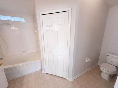 Bath - 16005 Stags Leap Dr, Lutz, FL 33559 photo 7 of 7