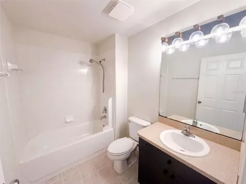 Bath - 16005 Stags Leap Dr, Lutz, FL 33559 photo 3 of 7