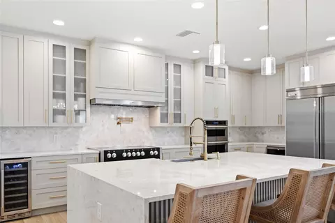 Kitchen - 5053 Rhea Dr, Saint Cloud, FL 34772 photo 5 of 11