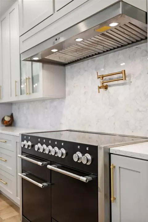 Kitchen - 5053 Rhea Dr, Saint Cloud, FL 34772 photo 10 of 11
